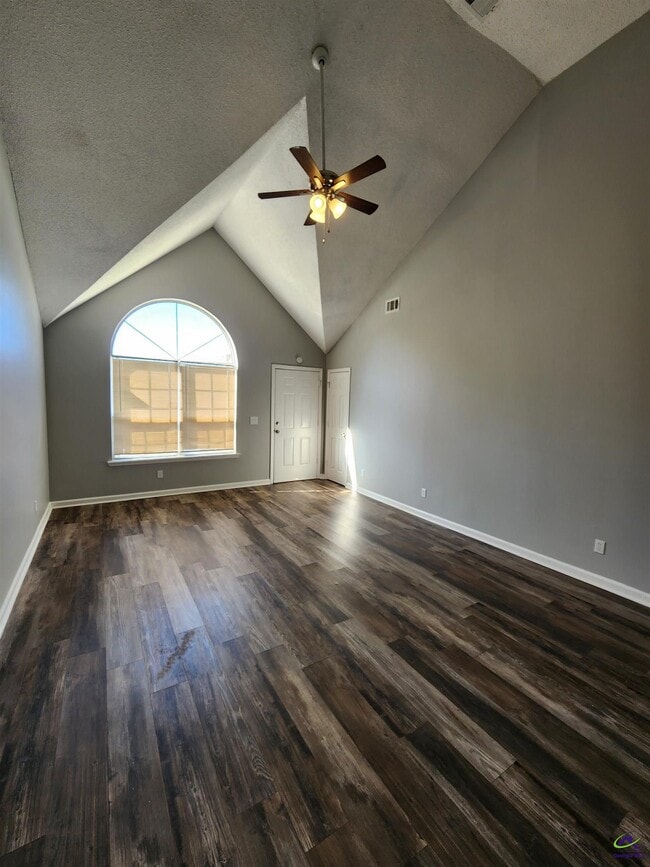 Building Photo - 201 Millside Dr
