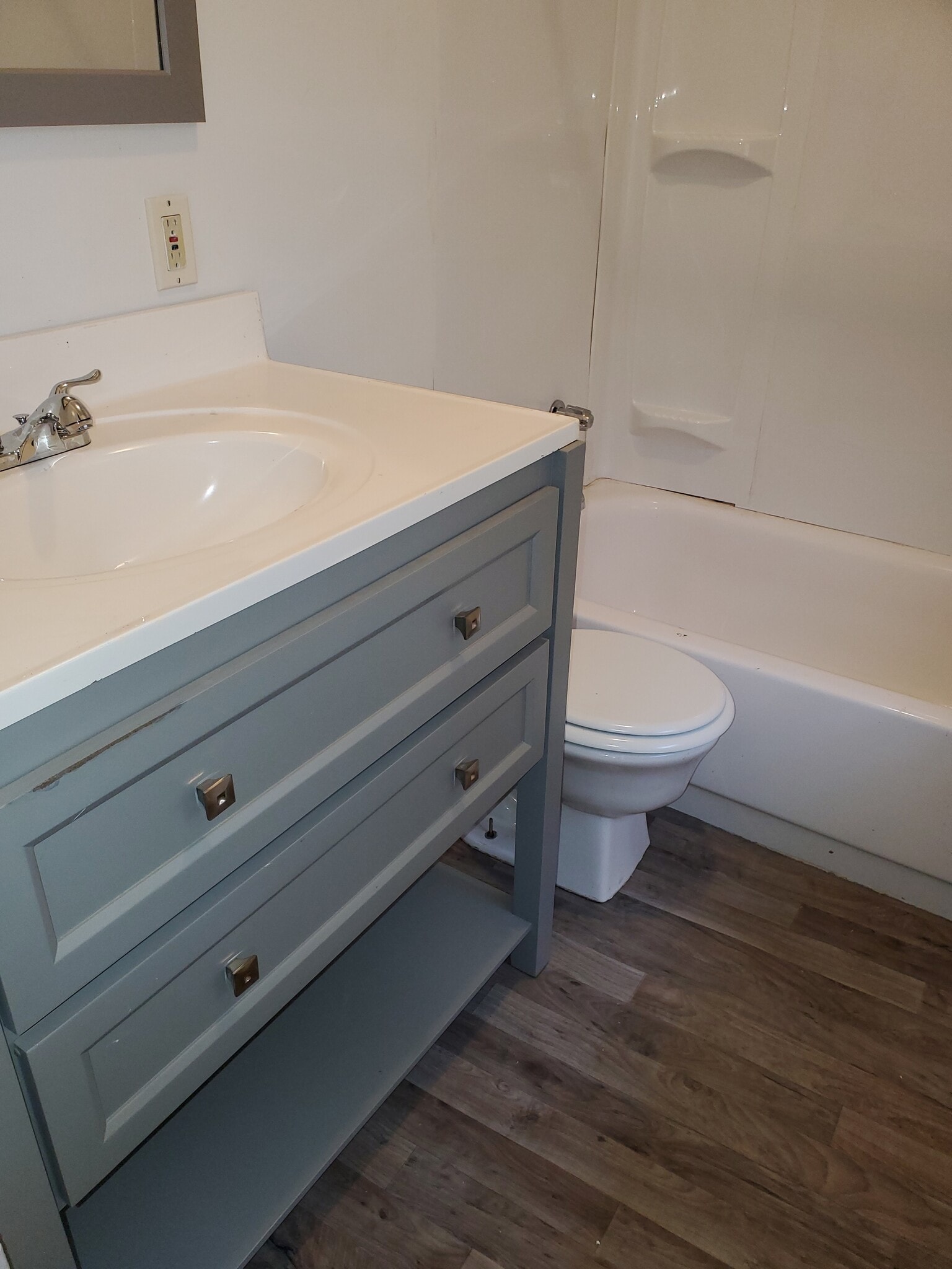 Bath - 16516 Endora Rd