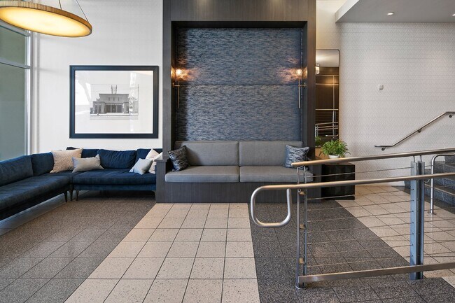 Building Photo - Modern West-Facing Condo with Spectacular Views and Prime Location in Hillcrest, San Diego