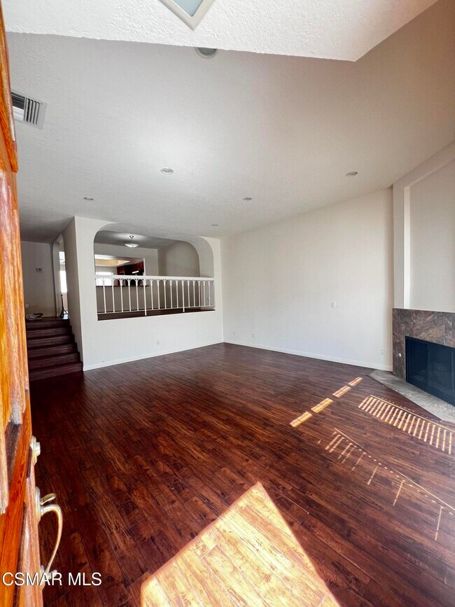 Building Photo - 5401 Zelzah Ave