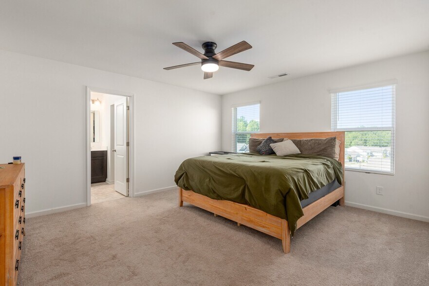 Building Photo - 128 Mooring Dr