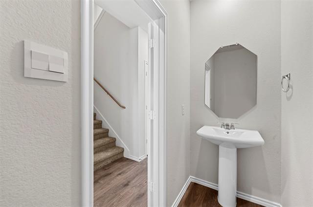 Building Photo - 623 Linden Rd