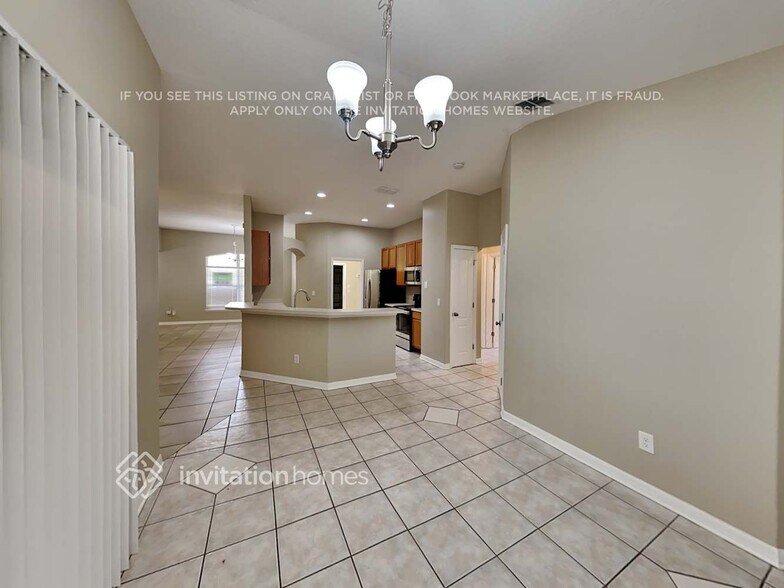 Building Photo - 10502 Smt Lks Ln