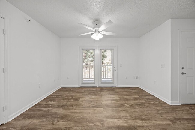 Building Photo - Two Bedroom Apartment