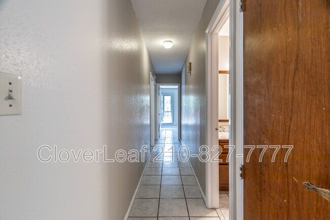 Building Photo - 8246 Phoenix Ave