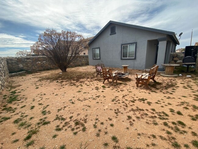 Building Photo - Eastside home for rent in The Tierras