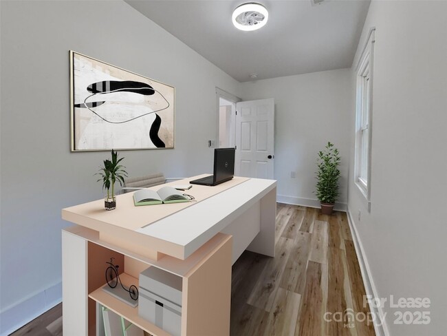 Building Photo - 2633 Brentwood Pl