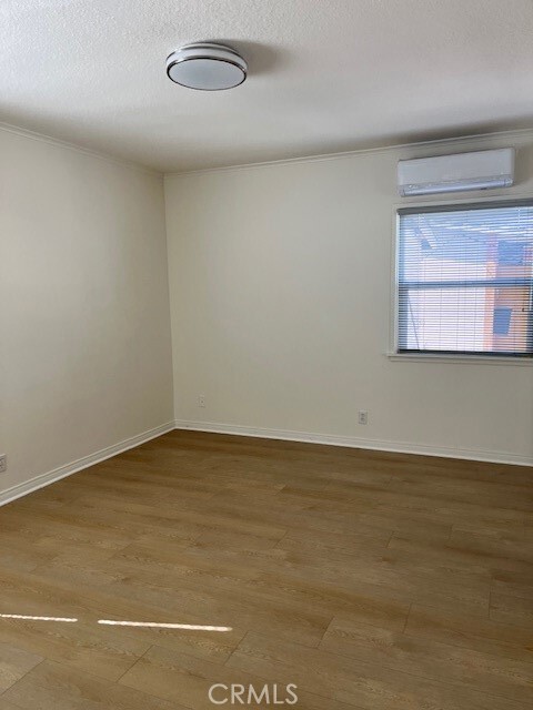 Building Photo - 6013 N Walnut Grove Ave