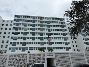 Building Photo - 33 S Gulfstream Ave