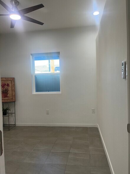 bdrm window - 10500 Hayvenhurst Ave