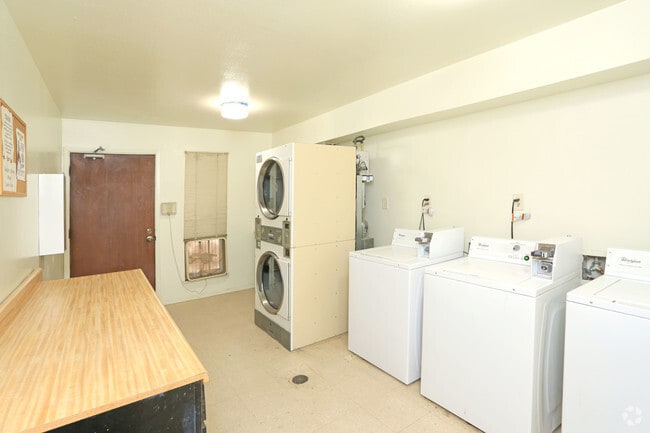 Laundry Center - Don Quixote Apartments
