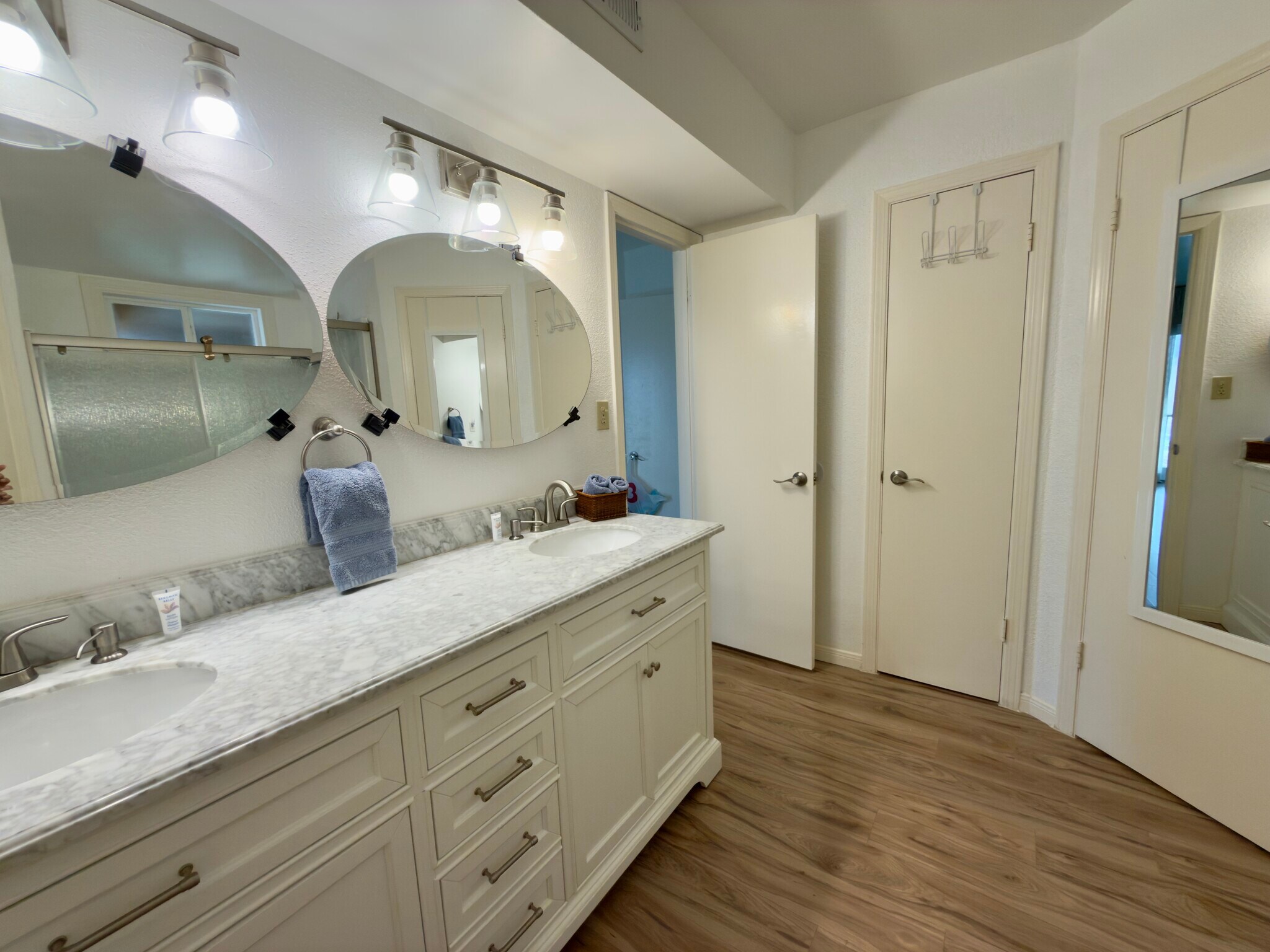 Primary bath - 2901 Central Blvd