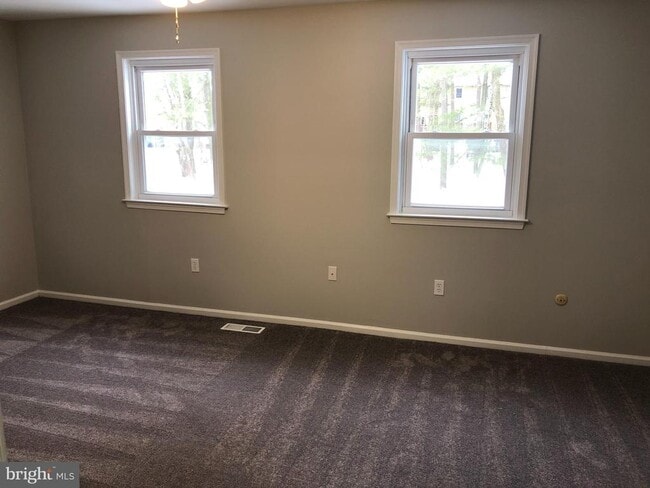 Building Photo - 526 Barrington Ct