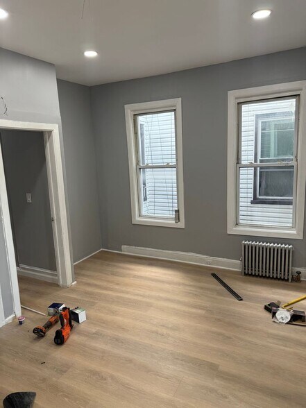 Building Photo - 189 Sheridan Ave