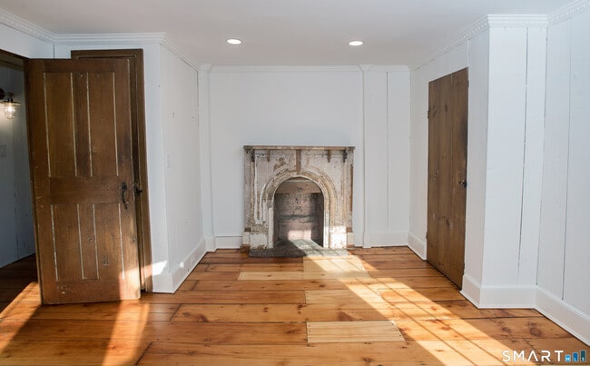 Building Photo - 1709 Newfield Ave