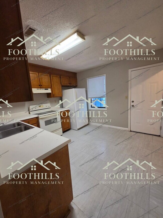 Building Photo - 119 Woodland Dr