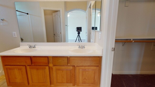 Building Photo - 2 Story Townhome located in Henderson