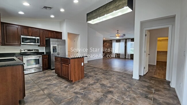 Building Photo - 36243 N Mirandesa Dr