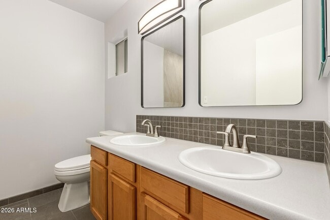 Building Photo - 2311 W Del Oro Cir