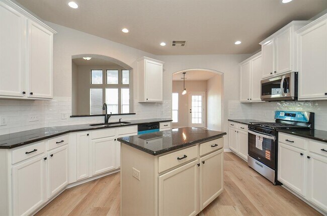 Building Photo - 15219 Bartlett Landing Dr