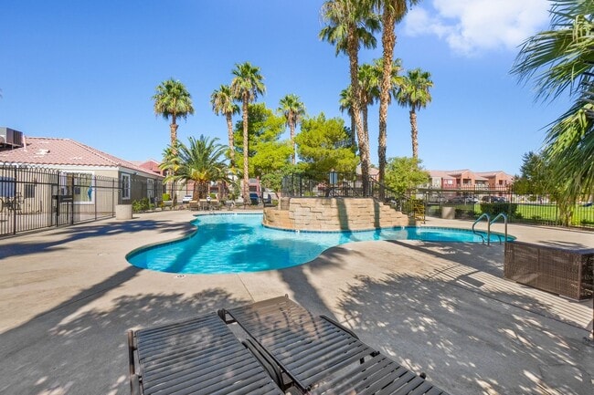 Building Photo - 2 Bedroom, 2 Bath Condo Near Nellis Air Fo...