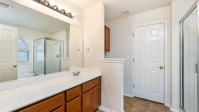 Building Photo - 714 Celosia