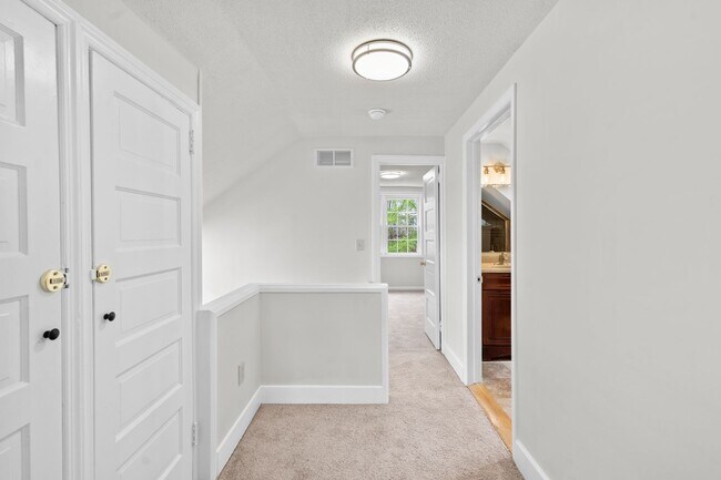 Building Photo - Charming Conshohocken Home | 2 Beds, 2 Baths, Finished Basement, Wine Cellar & 2 Parking Spaces