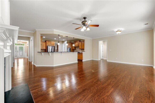 Building Photo - 232 Begonia Ct