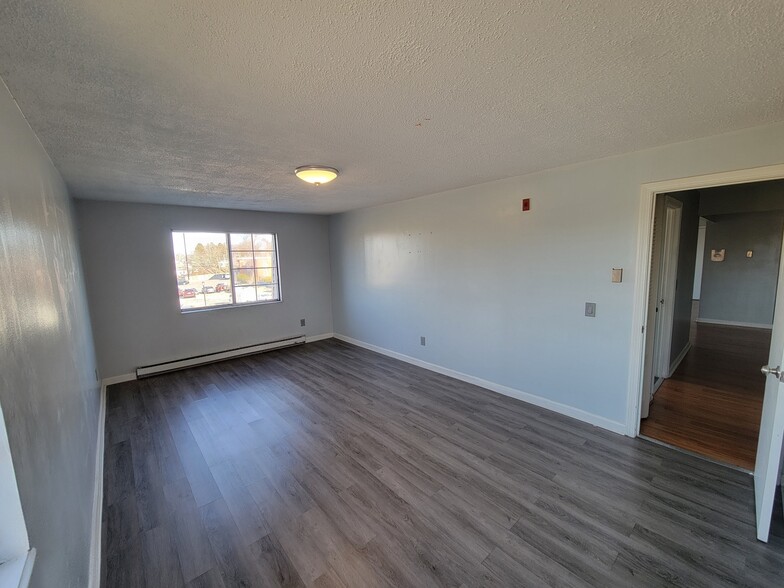 Building Photo - 300 Smithfield Rd