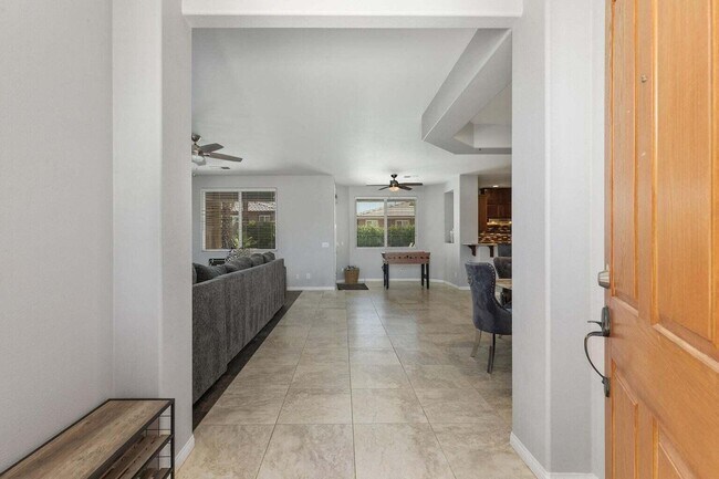 Building Photo - 83631 Himalaya Dr