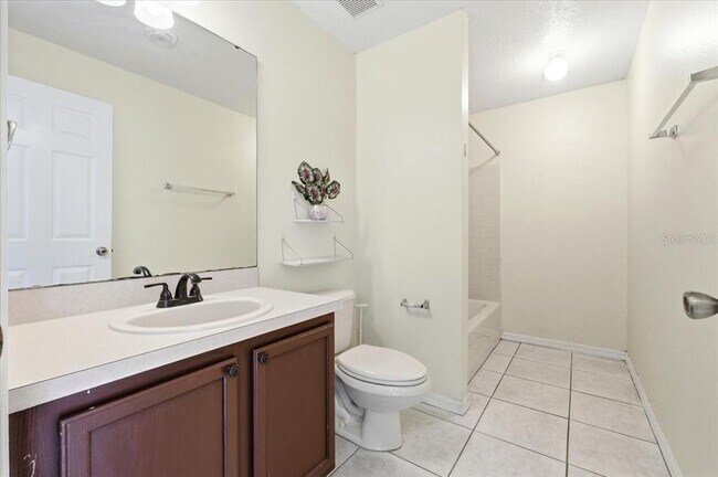 Building Photo - 1158 Perpignan Ct
