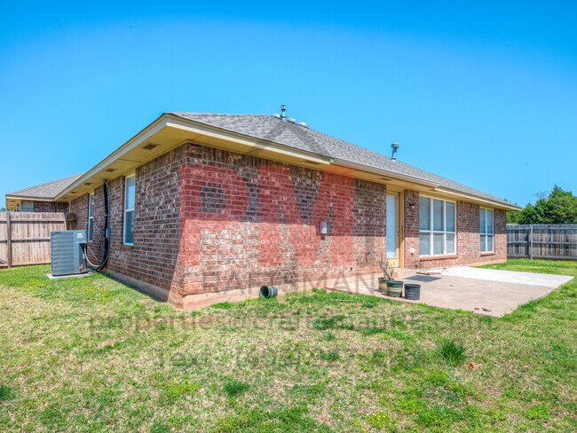 Building Photo - 2117 SE 9th St