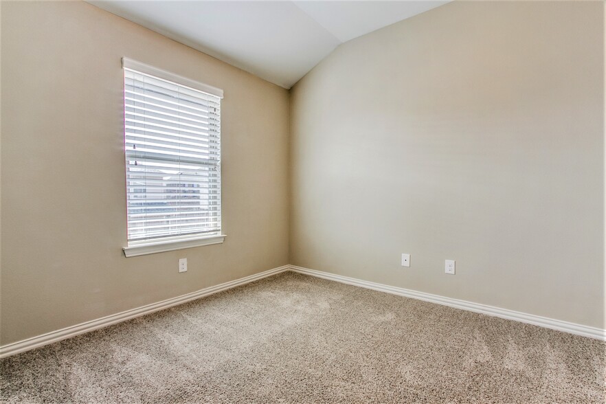 3rd Bedroom - 4917 Sanger Circle