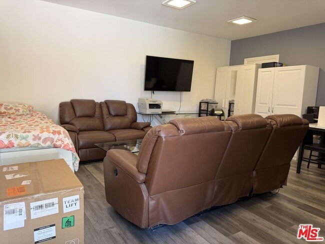 Building Photo - 8561 Kyle St