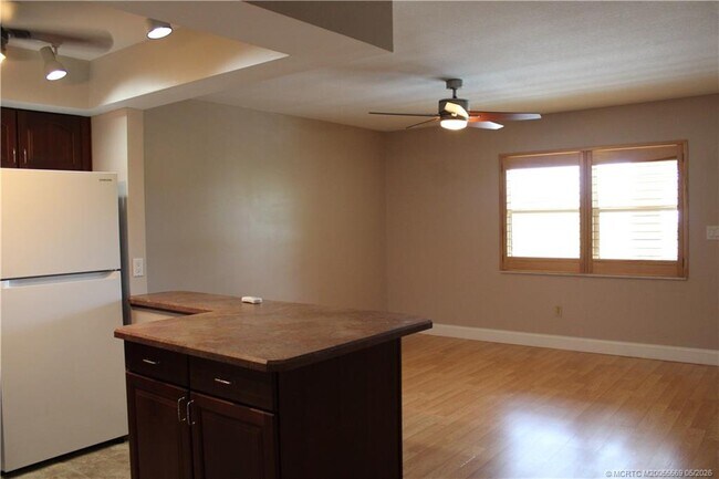 Building Photo - 2600 S Kanner Hwy