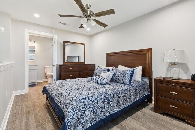 Building Photo - Charming 3BR Duplex in New Orleans