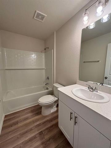 Building Photo - 4444 Sagecroft Rd