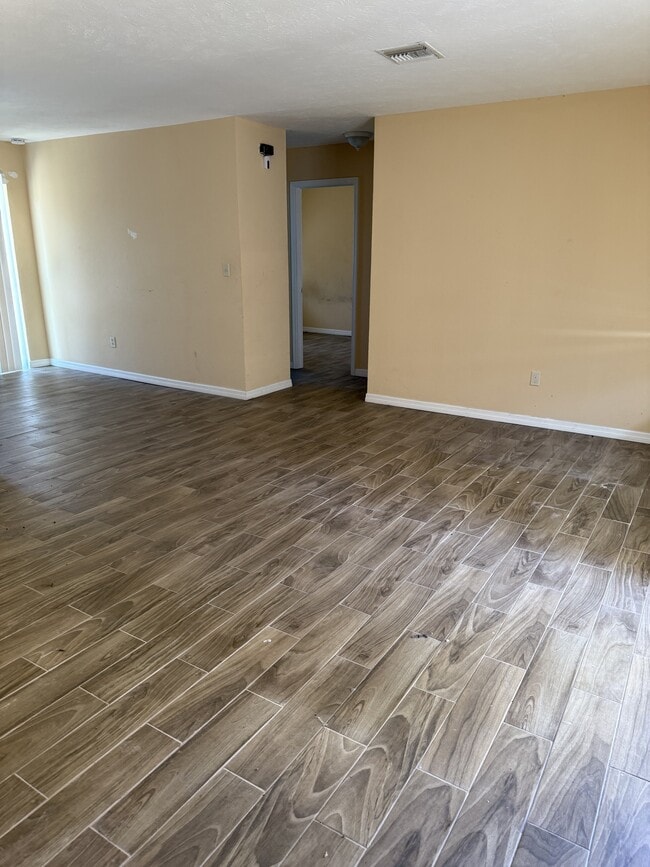 Building Photo - 2236 Wolverton Ct