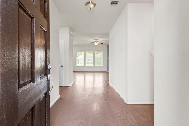 Building Photo - 1535 Heartwood Dr