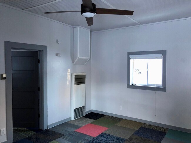 Building Photo - Renovated 2-Bedroom Standalone Home