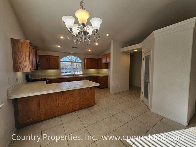 Building Photo - 3875 Meadow Oak Way