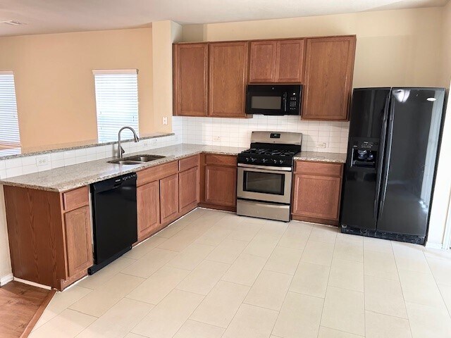 Building Photo - 6907 Silver Trace Ct