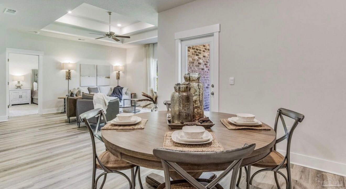 Building Photo - 5832 Sargassum Ln