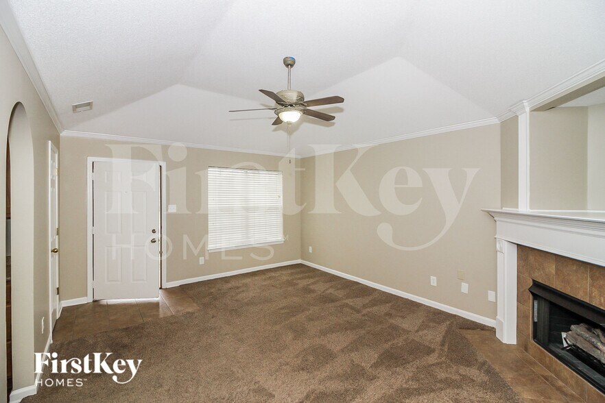 Building Photo - 10148 Cross Valley Dr