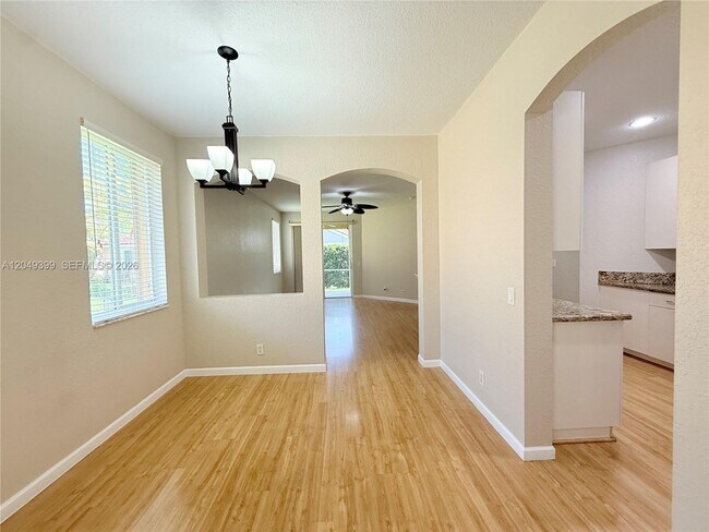 Building Photo - 899 Phoenix Way