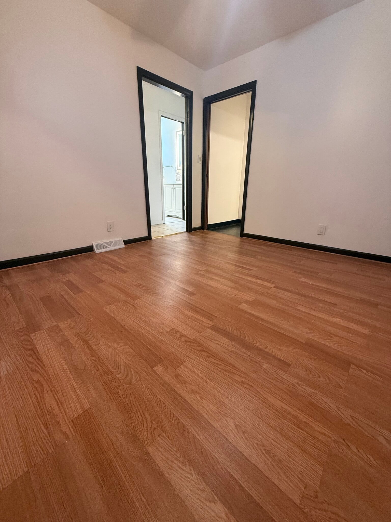 Building Photo - 3139 S Parnell Ave