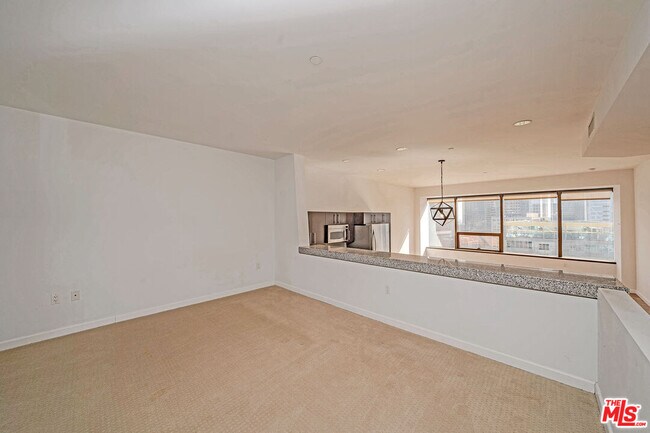 Building Photo - 1100 Wilshire Blvd