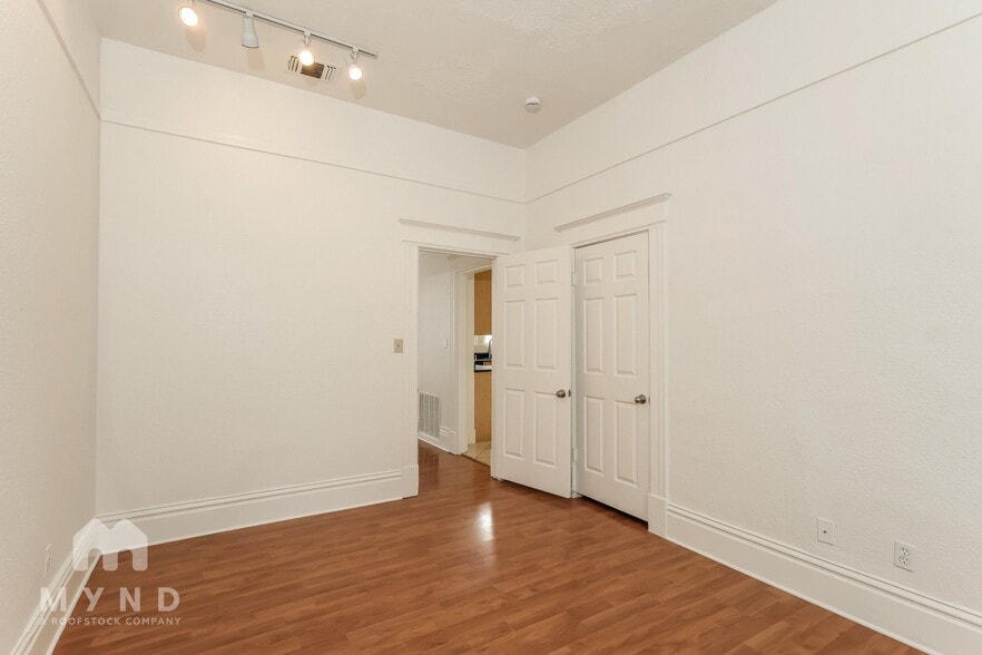 Building Photo - 612 1/2 15th St