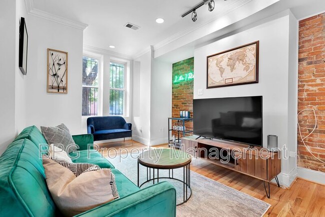 Building Photo - 1037 5th St NE