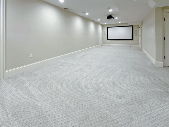 Building Photo - 9 Vine St